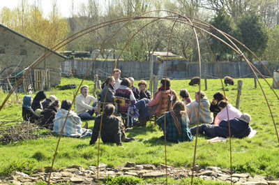 Formation  Yvignac, Ctes dArmor, Mars 2012.
Copyright Bernard Boisson